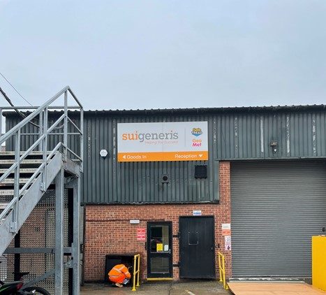 Sui Generis Colchester site|Sui Generis vans|||||||